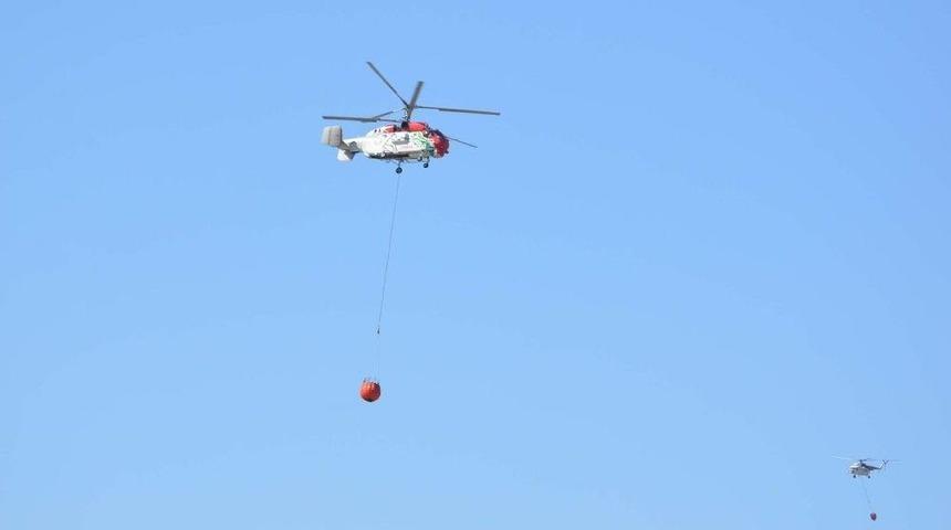 Boz&uuml;y&uuml;k&rsquo;te Yangına Havadan Yoğun Şekilde M&uuml;dahale Ediliyor