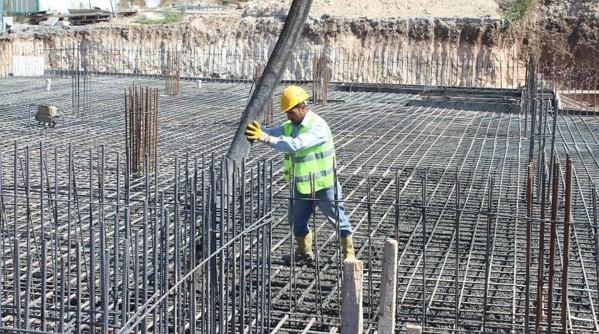 Beylikd&uuml;z&uuml;&rsquo;nde Bin Kişilik Caminin Temeli Atıldı