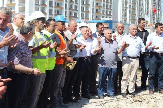 Beylikdüzü’nde Bin Kişilik Caminin Temeli Atıldı