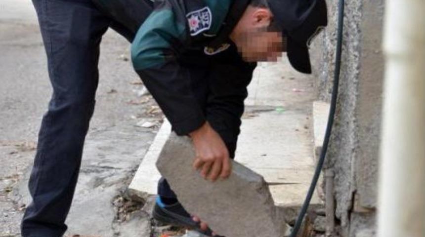 Adana'da Narkotim Sokağa &Ccedil;ıktı