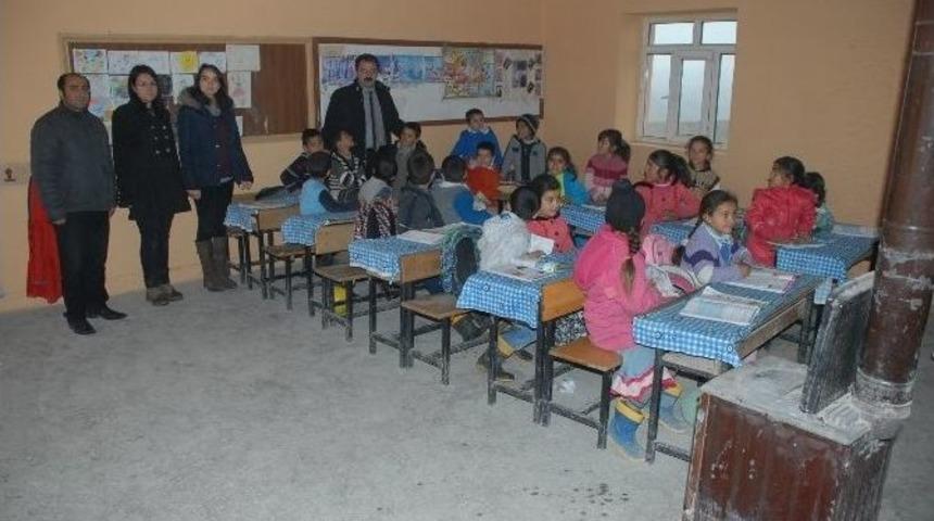 Tuşba İl&ccedil;e Milli Eğitim M&uuml;d&uuml;r&uuml; Ceylani, Mahalle Okullarını Ziyaret Etti