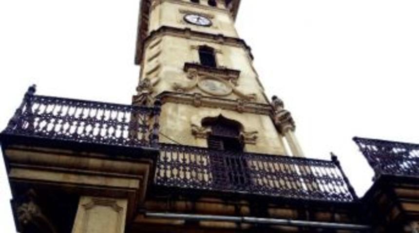 Kuledeki Saat Bakıma Alınıyor