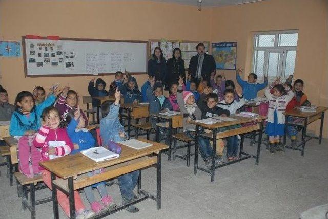 Tuşba İl&ccedil;e Milli Eğitim M&uuml;d&uuml;r&uuml; Ceylani, Mahalle Okullarını Ziyaret Etti 1