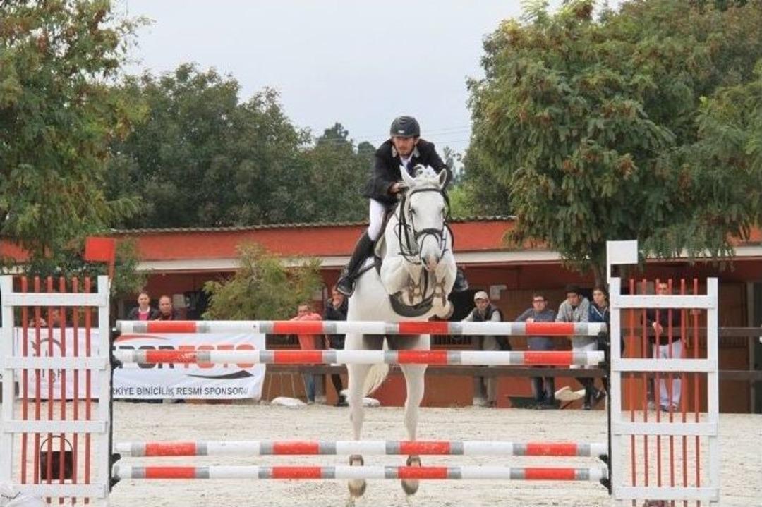 Buca&rsquo;da Cumhuriyet Kupası Sahiplerini Buldu