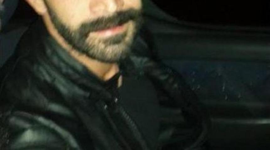 Direğe &Ccedil;arpan Aracın S&uuml;r&uuml;c&uuml;s&uuml; &Ouml;ld&uuml;