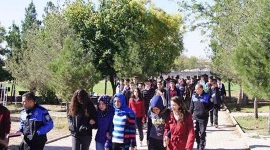 &Ouml;ğrencilere Polislik Bilgilendirme Konferansı Verildi.