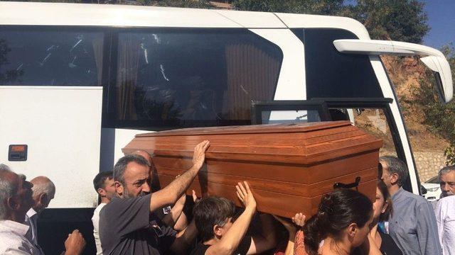 Aysel Tuğluk’un Annesinin Cenazesi Tunceli’ye Getirildi