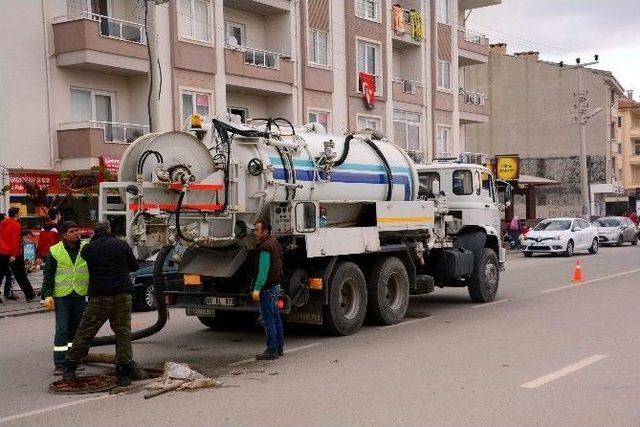 Kötekli’nin Kanalizasyon Ana Hattı Temizleniyor