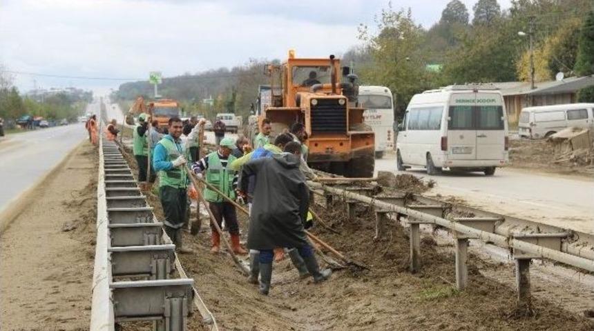 D-100 Karayolu Temizleniyor