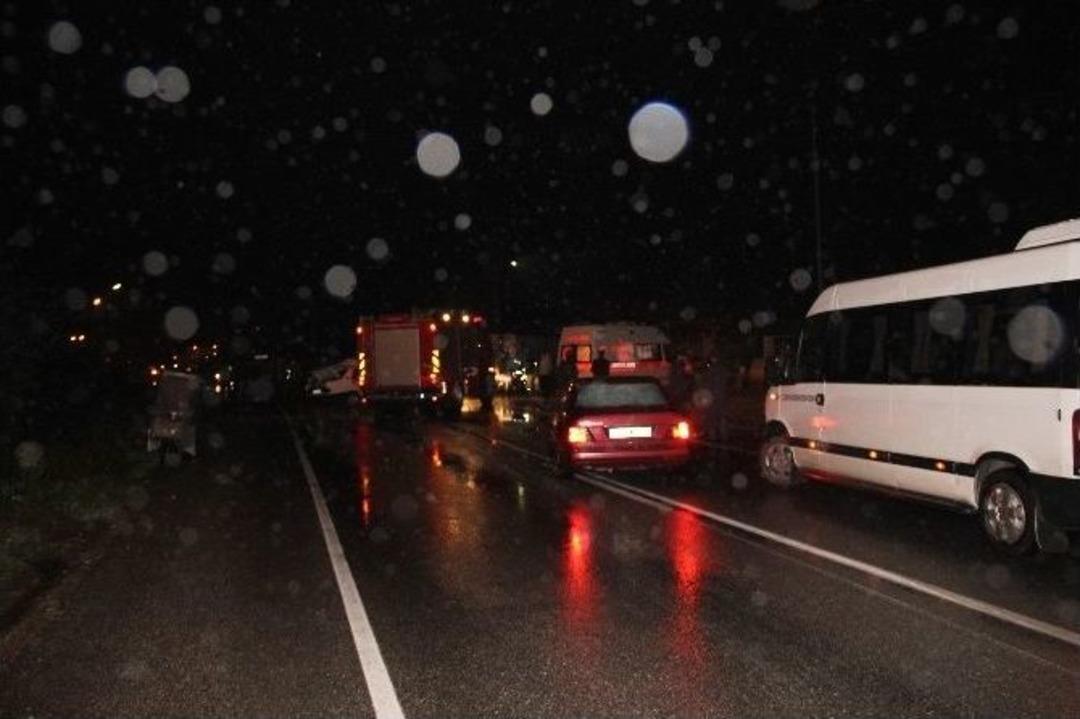 Sakarya&rsquo;da Trafik Kazası: 1 &Ouml;l&uuml;, 2 Yaralı