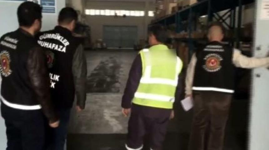 Adana'da 1.4 Milyon Liralık Ka&ccedil;ak Akıllı Telefon Ele Ge&ccedil;irildi