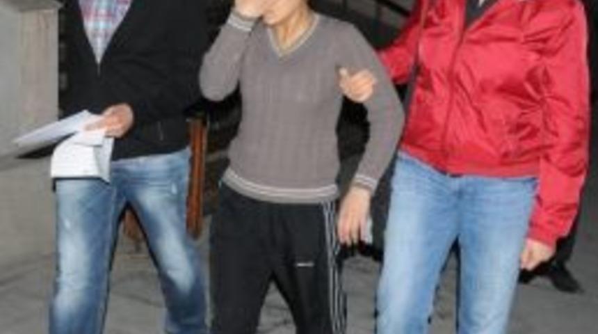 Doğurduğu Bebeğini &Ouml;ld&uuml;r&uuml;p Poşete Koyan Kadının Mahallesinde Sessizlik Hakim