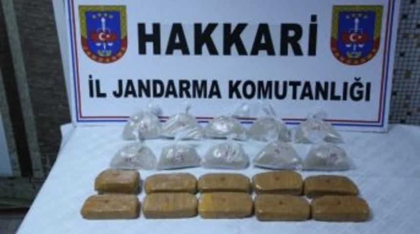 Hakkari&rsquo;de 10 Kilo Eroin Ele Ge&ccedil;irildi