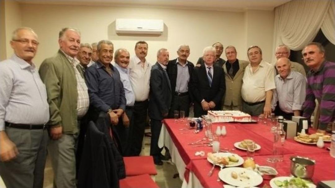 42 Yıl Sonra Buluşan Okul Arkadaşları Birbirlerini Tanımakta Zorlandı