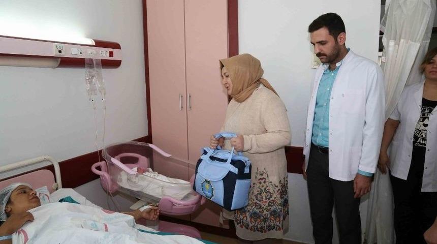 &lsquo;hoş Geldin Bebek Projesi&rsquo;nden 6 Ayda 12 Bin 472 Anne Faydalandı