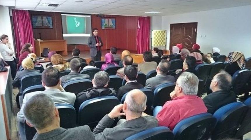 Milli Eğitim M&uuml;d&uuml;r&uuml; &Ccedil;elik Velilerle Bir Araya Geldi