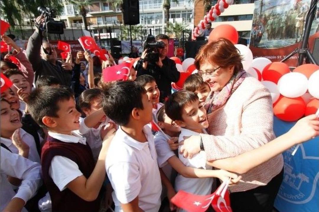 Konak&rsquo;ta Cumhuriyet Coşkusu