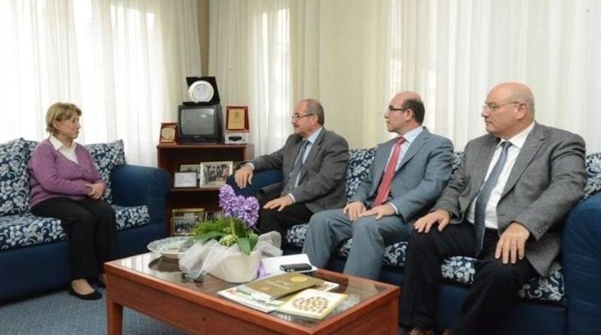 Vali Kocatepe&rsquo;den Zihinsel Engelliler Ve Alzheimer Derneklerine Ziyaret