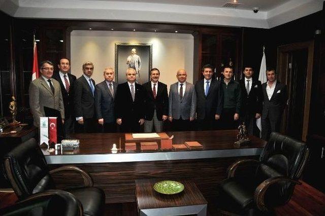 Başkan Ata&ccedil;&rsquo;tan Metin G&uuml;ler&rsquo;e Kızılinler Sunumu 1