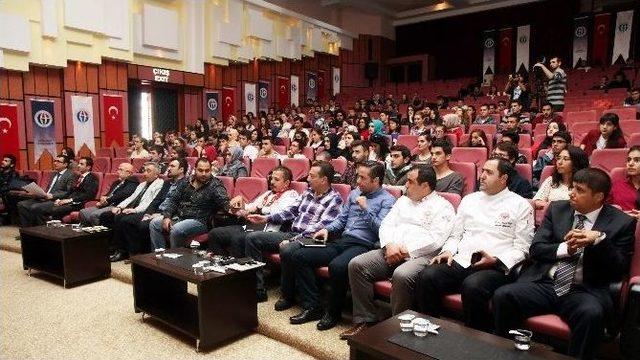 ‘üniversite Sanayi İşbirliğini Geliştirmek Ve İş İmkanları Sağlamak’ Konulu Panel