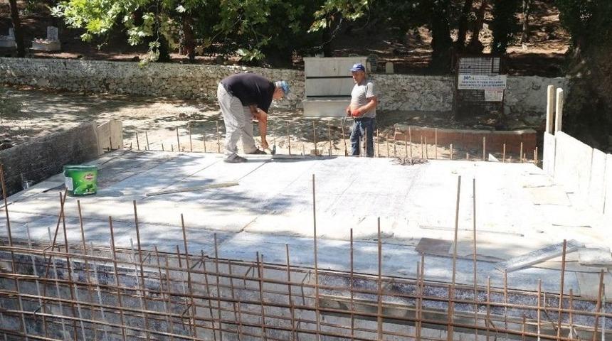 Burhaniye’de Selden Zarar Gören Köprü Yenilenilyor