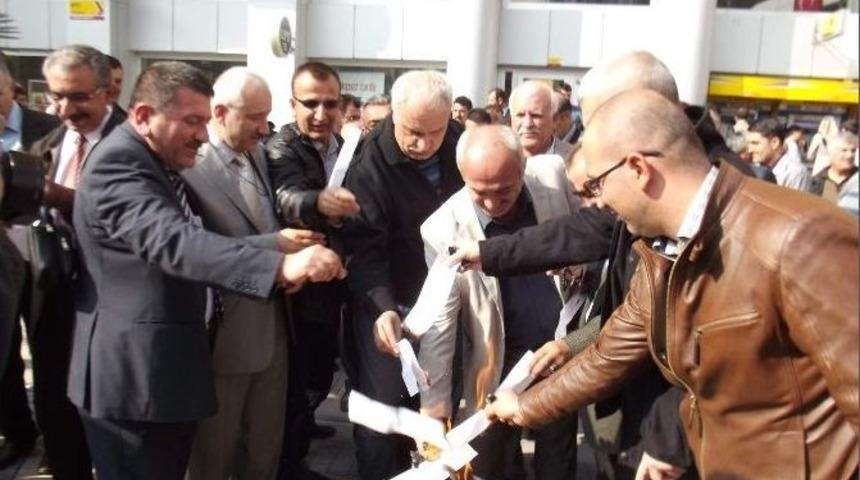 Kamu Sen &Uuml;yeleri Ek Zam İstedi Ve Bordro Yaktı