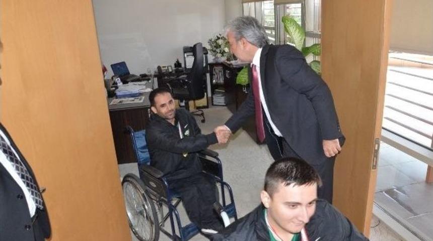 Başkan Hızlı, Şampiyon Engelli Haltercileri Ağırladı