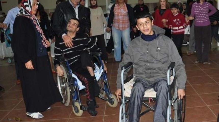 İslahiye'de Engelliler Şenlikte Eğlendi