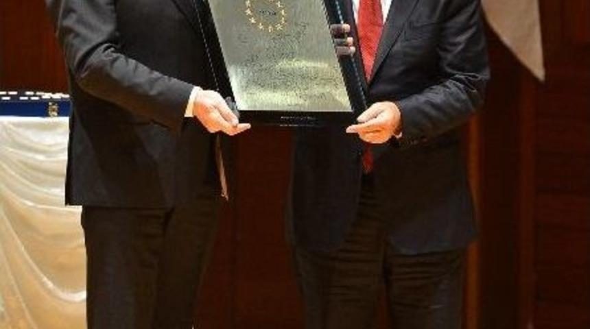 Avrupalı İzmir&rsquo;e Tebrik Yağıyor