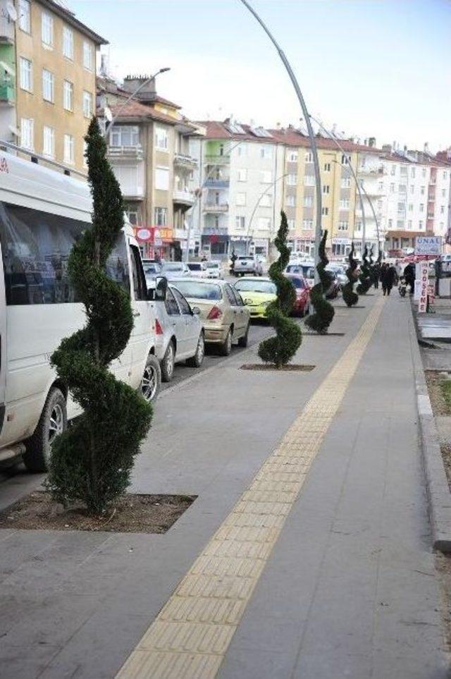 Yunus Emre Caddesi Estetik Bir Görünüme Kavuştu