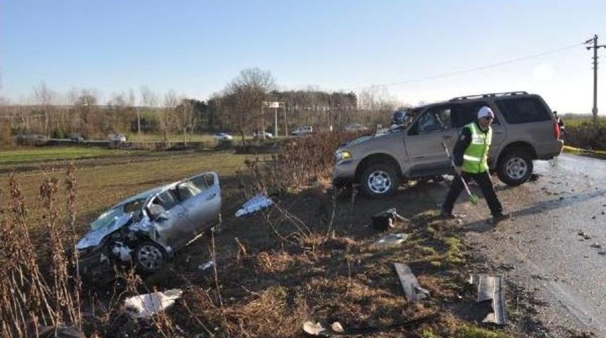 Tekirdağ&rsquo;Da Kaza: 2 &Ouml;l&uuml;, 3 Yaralı