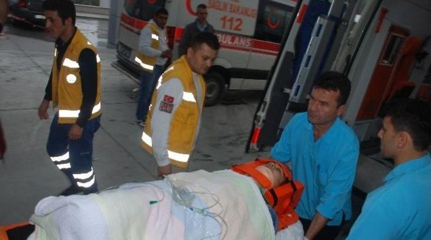 Liseli &Ouml;ğrencilerin Motosiklet Şovu Kazayla Bitti