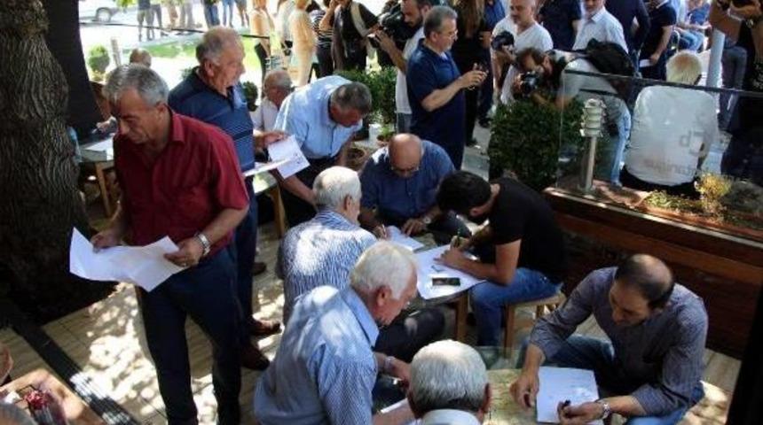 Bolu Mhp'de 400 Kişi Istifa Etti