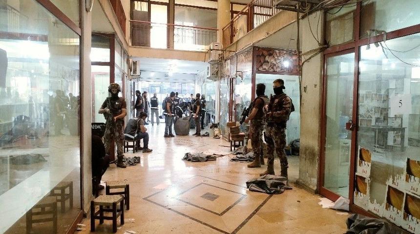 K&uuml;&ccedil;&uuml;k&ccedil;ekmece&rsquo;de Ka&ccedil;ak Sigara Operasyonu