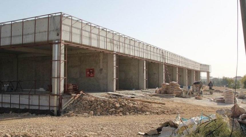 Cihanbeyli’ye Kapalı Pazar Alanı Yapımı Sürüyor