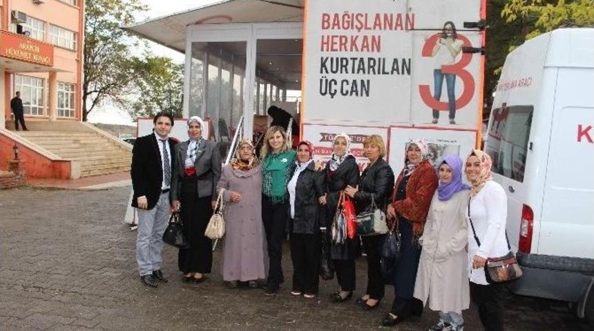 Arapgir Ak Parti Kadın Kolları Kan Bağışı Kampanyasına Destek Verdi