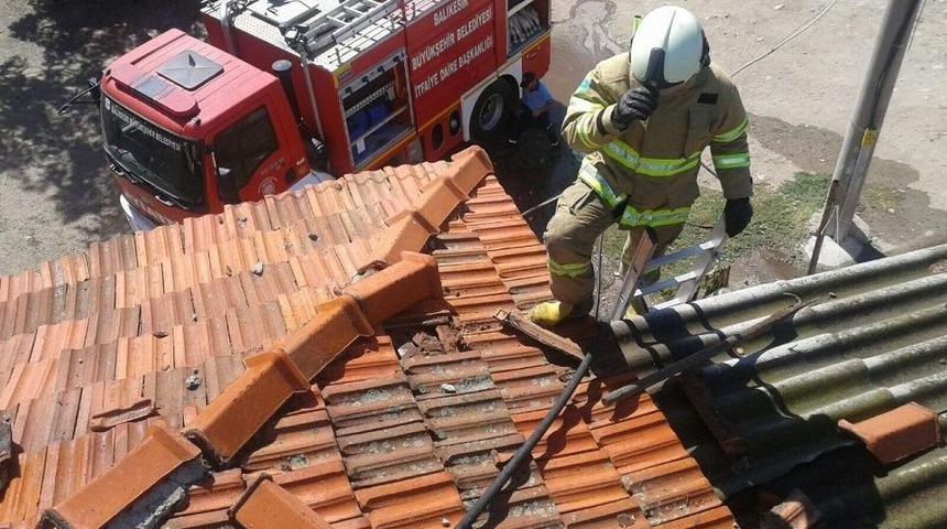 Suriyeliler Ekmek Pişirirken, Evi Yakıyordu