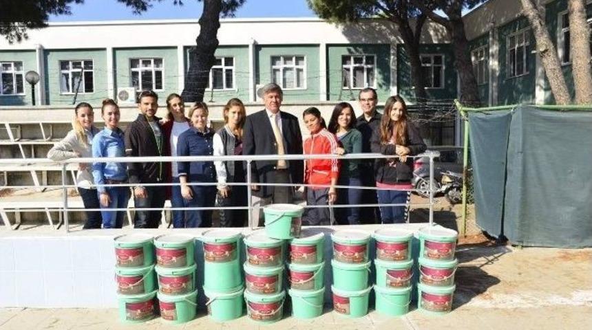 Besyo&rsquo;lu &Ouml;ğrenciler Okullarını Boyatmak İ&ccedil;in Kolları Sıvadı