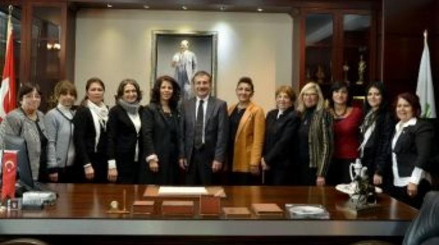 Chp&rsquo;li Kadınlardan Ata&ccedil;&rsquo;a Ziyaret