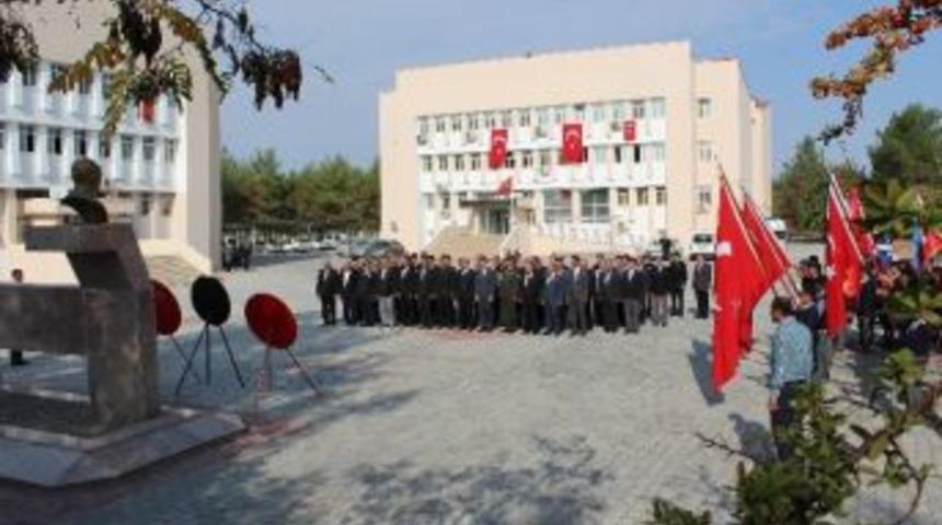 Samsat&rsquo;ta Cumhuriyet Bayramı &Ccedil;elenk Koyma T&ouml;reni D&uuml;zenlendi