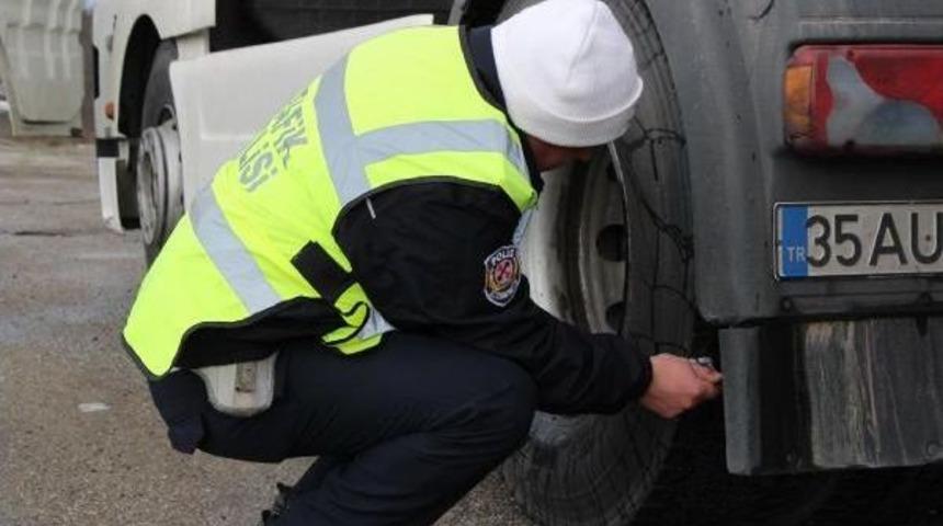 Bolu Dağı'nda Kış Lastiği Denetimi