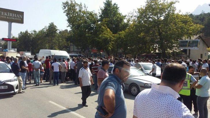 Trafik Kazasından Sonra Karayolunu Trafiğe Kapattılar G3