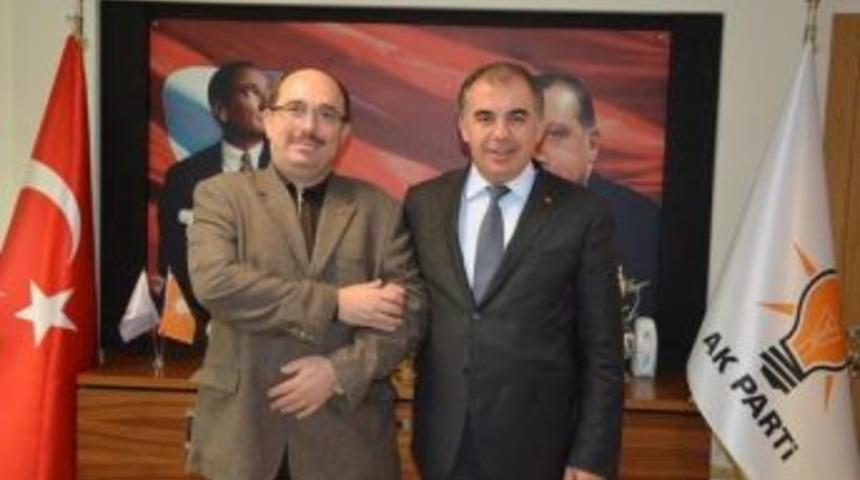 Ak Parti Fo&ccedil;a&rsquo;da Kadir &Ouml;zgirgin İle &rsquo;&rsquo;devam&rsquo;&rsquo; Dedi