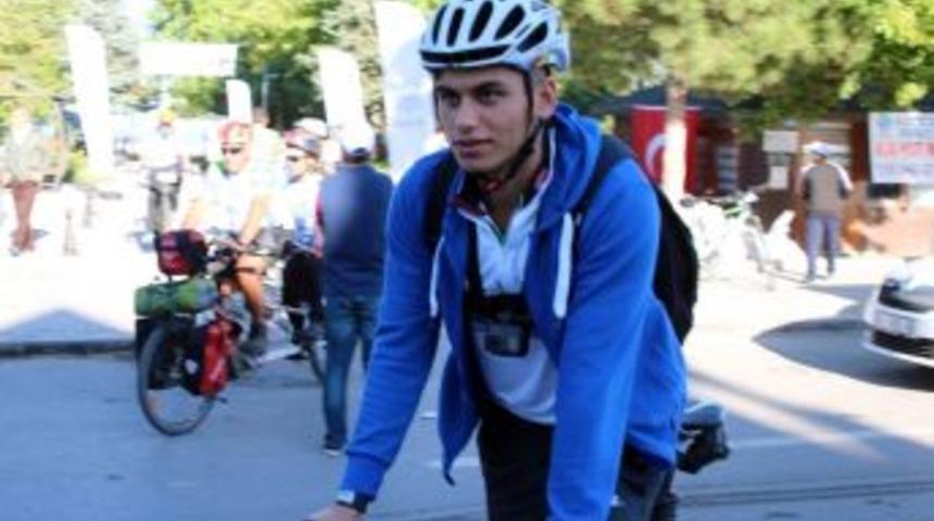 Avrasya T&uuml;nelini Bisikletiyle Ge&ccedil;ip Ceza Yiyen Bisiklet&ccedil;inin Beyşehir Paylaşımı İlgi &Ccedil;ekiyor