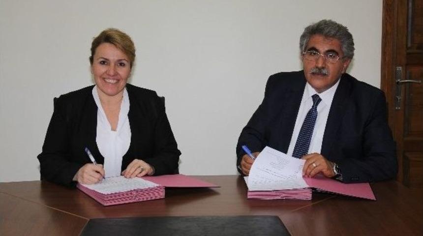 Urla Belediyesi, Tapu M&uuml;d&uuml;rl&uuml;ğ&uuml; İle Protokol İmzaladı