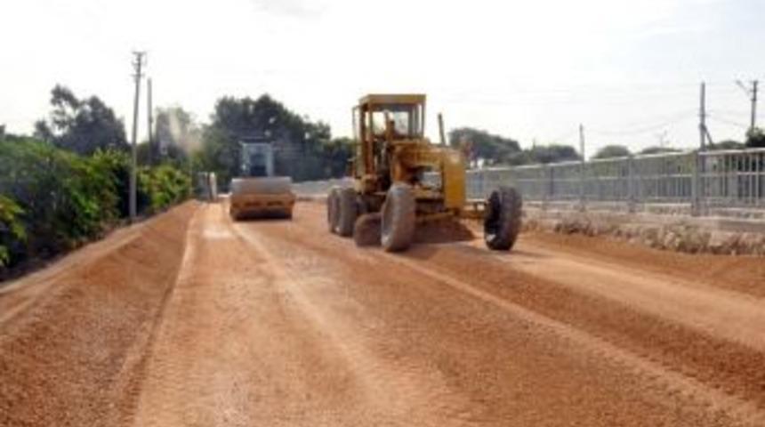 Erdemli&rsquo;de Asfalt &Ccedil;alışmaları S&uuml;r&uuml;yor