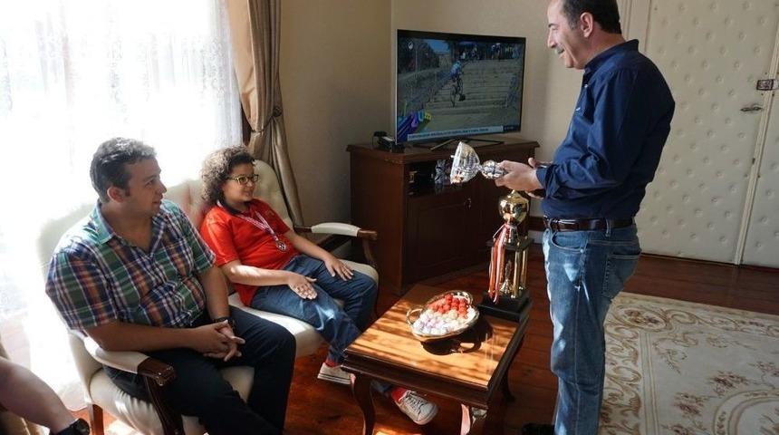 Satrancın Şampiyonlarından G&uuml;rkan&rsquo;a Ziyaret