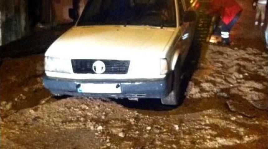 Kamyonet &Ccedil;ukura D&uuml;şt&uuml;: 1 Yaralı