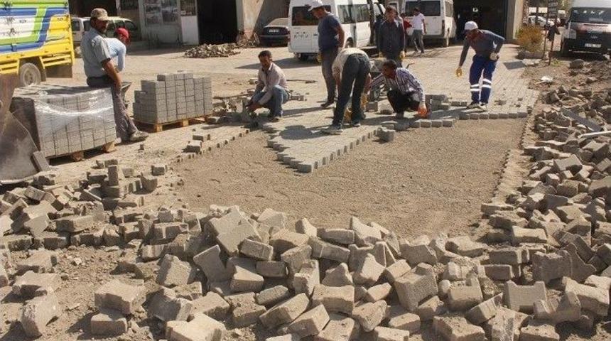 Sanayi Sitesinde Parke Taşı &Ccedil;alışması