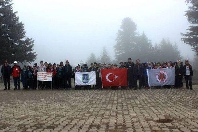 Yavru Kurtlar Uludağ’ın Güzelliklerini Keşfetti